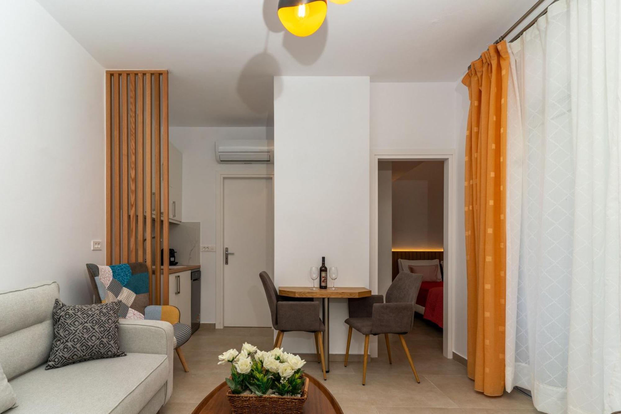 Epsilon Apartament